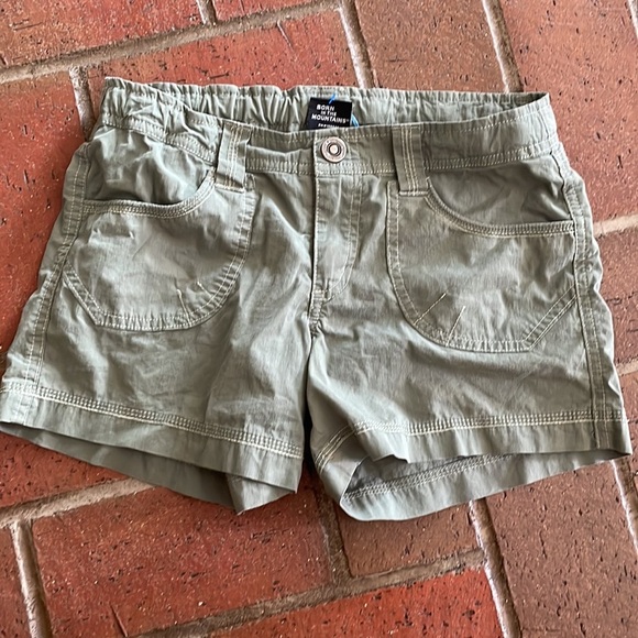 KÜHL Girls Green Shorts - Picture 1 of 4